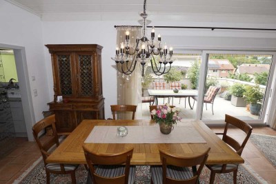 *** TOP: Zentral gelegene Maisonette-Wohnung, Terrasse, 2 Tiefgaragenstellplätze ***