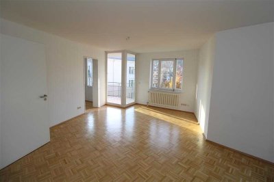 Praktisches 2-Zimmer-Apartment ** Balkon + Einbauküche + Stellplatz möglich ** Sofort verfügbar!