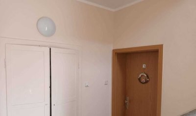 Erstbezug nach Renovierung / 3-Raum-Wohnung mit Garage / Bad mit Eckbadewanne und Fenster