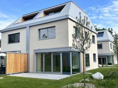Großzügige moderne Doppelhaushälfte (KfW-55) in Bestlage Neubiberg (Erstbezug)