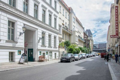 Sanierte Altbauperle! Seltene 6 Zimmerwohnung in bester Kiezlage in Berlin-Mitte!