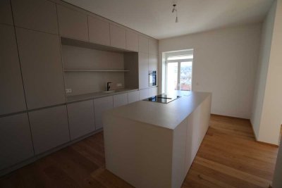 Charmante, hochwertige 4,5 Zimmer Wohnung in historischer Jugendstilvilla mit privater Parkanlage