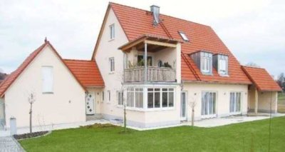 3 ZKB Wohnung im 2 Fam.Haus mit Balkon + Einbauküche + Hobbyr. in Traumlage Ortsrand Arnbach