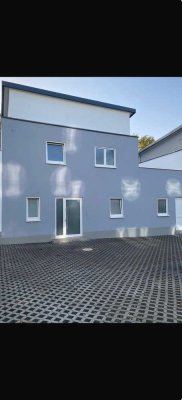 Einfamilienhaus mit luxuriöser Ausstattung und Eigentumsgrundstück PRIVAT