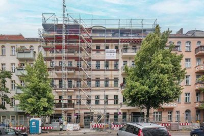 Freies top saniertes kleines Apartment mit Terrasse im Samariterkiez!