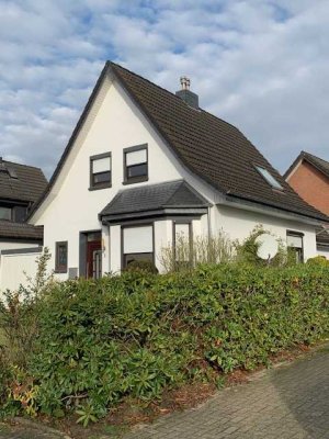 Gepflegtes Einfamilienhaus mit vier Zimmern und Einbauküche in Alt-Osterholz, Bremen