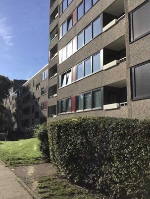 Ansprechende und geräumige 3-Zimmer-Wohnung mit wunderschönem Balkon!