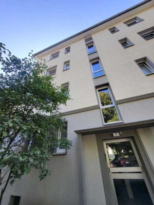 SEMMELHAACK: Erstbezug! Sanierte 2-Zimmer Wohnung mit hellem Nebenraum