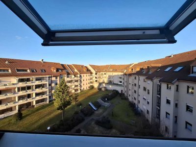 Gemütliche 2-Zimmer Dachgeschosswohnung mit Dachterrasse in Mannheim-Schönau
