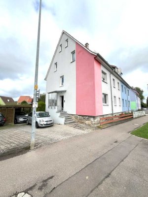 Gepflegte 3-Zi.-Wohnung mit EBK, Carport und großer Terrasse
