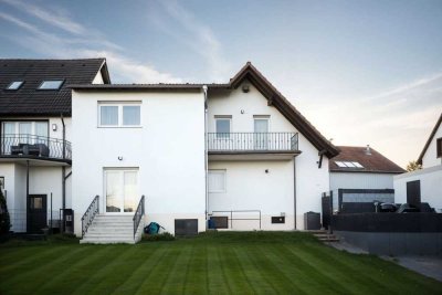 Freistehendes Haus mit Pool &  großem Grundstück mit Potential für eine weitere Bebauung