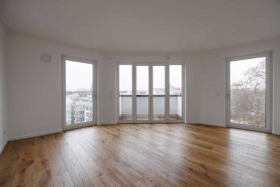 Exklusiver Flair: 4-Raum-Wohnung mit Dachterrasse+Balkon und Skyline-Blick über Leipzig