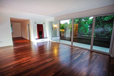 Zentral, aber im Grünen: großzüg. 5,5-Zi.-Vollgeschoss • Kamin • 3 Balkone • neu saniert • o. Makler