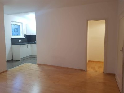 Sonnige 1,5-Raum-Wohnung mit EBK und Balkon in Salzburg