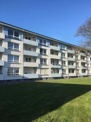 Erdgeschoss mit Balkon und neuem Wannenbad sucht nette Mieter
