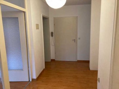 3 Zimmer - Wohnung mit Balkon!
