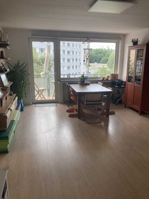 Geräumige 3 Zimmer Wohnung Nähe Hangeweiher