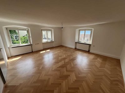 See- und Bergsicht - frisch sanierte Altbauwohnung im 3. OG