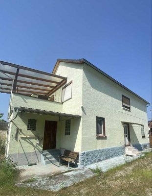 Charmantes Haus mit großzügigem Grundstück und idyllischen Garten im Ortsteil Hähnlein