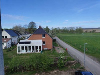 Helle und ruhige 3 Zimmer DG Wohnung sucht Nachmieter