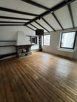 Charmante 2-Zimmer-Wohnung mit 72 m² in zentraler Lage - Holzstraße, 1. OG