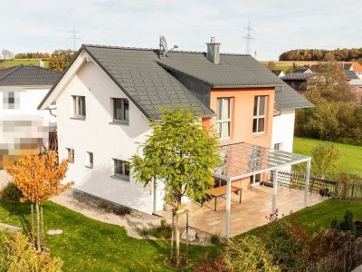 360°  |  Neuwertiges Einfamilienhaus in KfW 55-Standard mit moderner Ausstattung und Doppelgarage