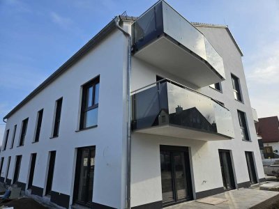 Erstbezug Dachgeschoßwohnung: Exklusive 3,5-Raumwohnung mit lux. Innenausstattung