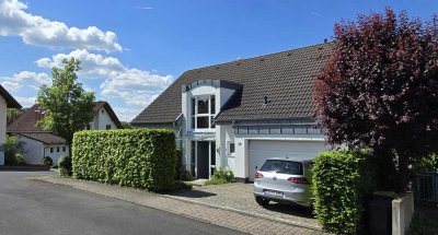 Durchdachtes Architektenhaus mit parkähnlichem Grundstück in sehr guter Lage - Top Anbindung Ffm