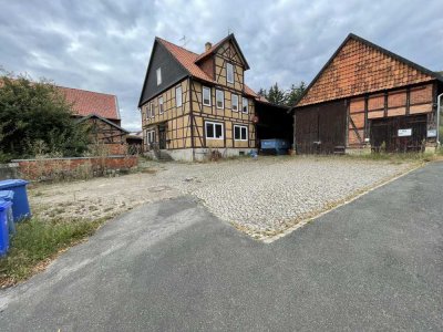 Geräumiges, preiswertes 5,5-Zimmer-Mehrfamilienhaus mit geh. Innenausstattung und EBK