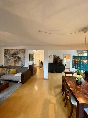 Zuhause mit 3 Zimmern und gehobener Ausstattung in Frankfurt am Main