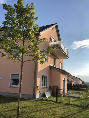 Neuwertige 3-Raum-Wohnung mit Balkon und Einbauküche in Hallbergmoos