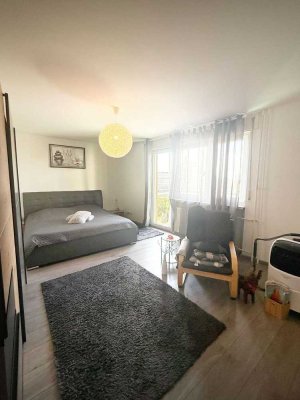 Freistehende 2 ZKB mit Balkon an der Grenze Neuenheims  | Großteils modernisiert | Fernwärme