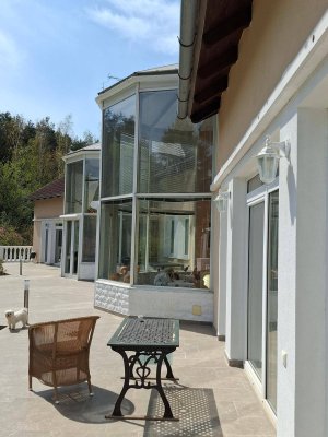 Imposante Villa in wertvoller Lage an der österreichischen Grenze, auf 6000m² Traumgrundstück