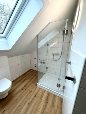 Sonnige 2-Zimmer-Dachgeschosswohnung - 93059 Regensburg - Innstraße