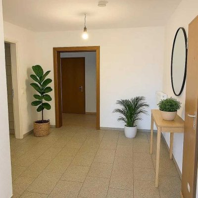 Sanierte 3-Zimmer-Wohnung mit Küche Balkon Aufzug