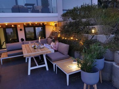 Möblierte exklusive 2 Zimmer Wohnung mit 100m2 SüdWest-Garten & Stellplatz, BJ 2018