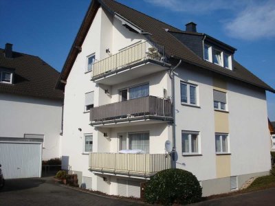 Ansprechende und gepflegte 2-Zimmer-Wohnung mit Terrasse und Einzelgarage, ab 01.08. in Polch