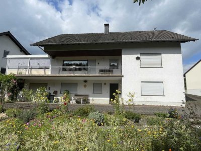 Preiswertes 8-Zimmer-Einfamilienhaus mit Einliegerwohnungin Monreal