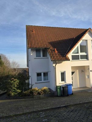 Gepflegte 6-Zimmer Doppelhaushälfte in Wettenberg