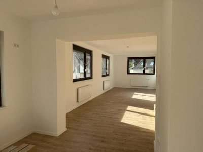 Erstbezug nach Sanierung mit Balkon: Ansprechende 2,5-Zimmer-Wohnung in Bad Teinach-Zavelstein