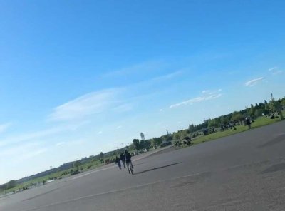 Nahe Tempelhofer Feld mit heller möblierter Single-Wohnung im gepfl. Altbau - Vertrag bis Dez. 2027