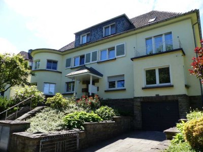 Schöne, renovierte zweieinhalb Zimmer Wohnung in gesuchter Lage ab 01.11.2025 zu vermieten.