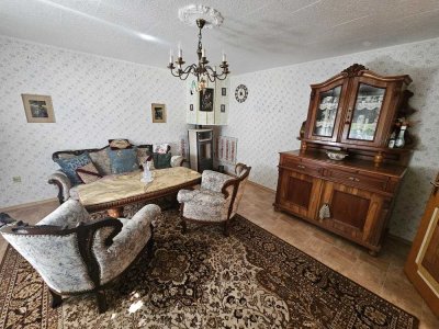 Geräumiges Einfamilienhaus mit Einliegerwohnung – ideal für Familien mit Platzbedarf.