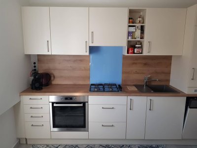 2-Zimmer-Wohnung 60m² mit 6m² Loggia und Auto-Stellplatz