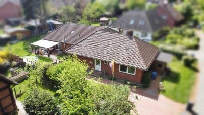 immo-schramm.de: Großzügiger Walmdach-Winkelbungalow