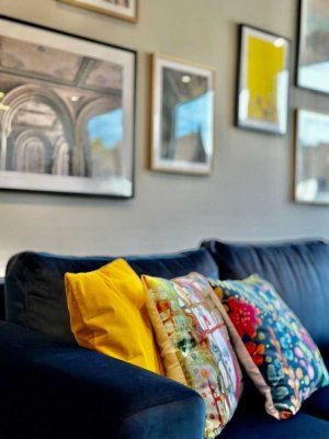 Möbliertes Penthouse Citylage Friedrichstadt, Parkett, 2 Schlafzimmer mit Klimaanlage