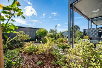 Moderne Neubau-Ferienwohnung mit großer Terrasse & eigenem Garten.