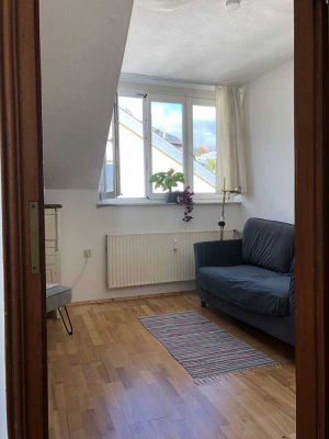 Zwischenmieter/Nachmieter WG! helle 2-Zimmer in WG in Wiesbaden Nordost