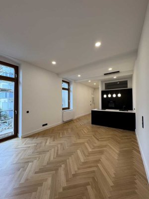 VERKAUFT. Top-Lage am Medienhafen: kernsanierte Eigentumswohnung (1. OG links)