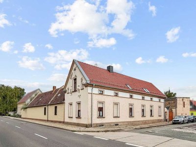 Charmantes Einfamilienhaus mit Vierseithof und großem Grundstück in Calbe (Saale)